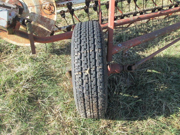 hesston-3800-image-6