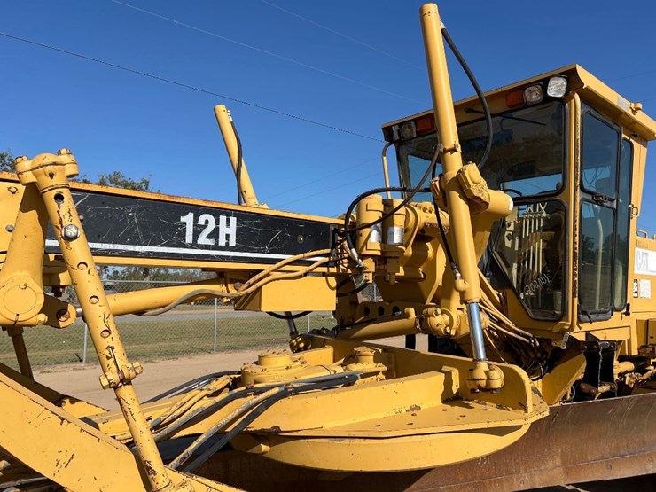 1998-caterpillar-12h-image-29