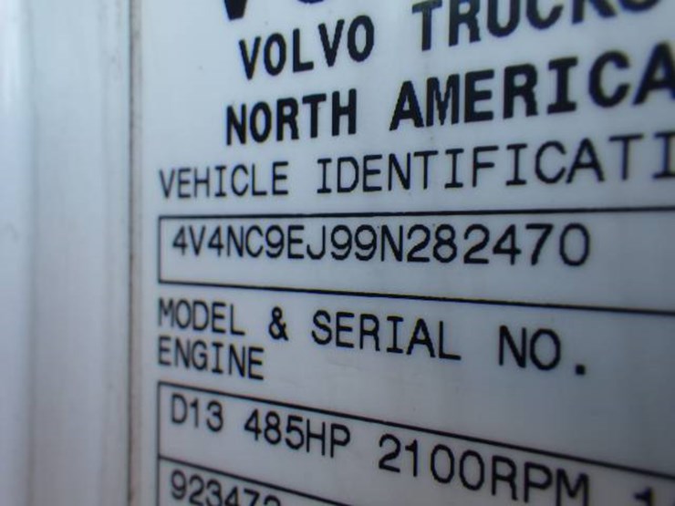 2009-volvo-vnl-630-image-12