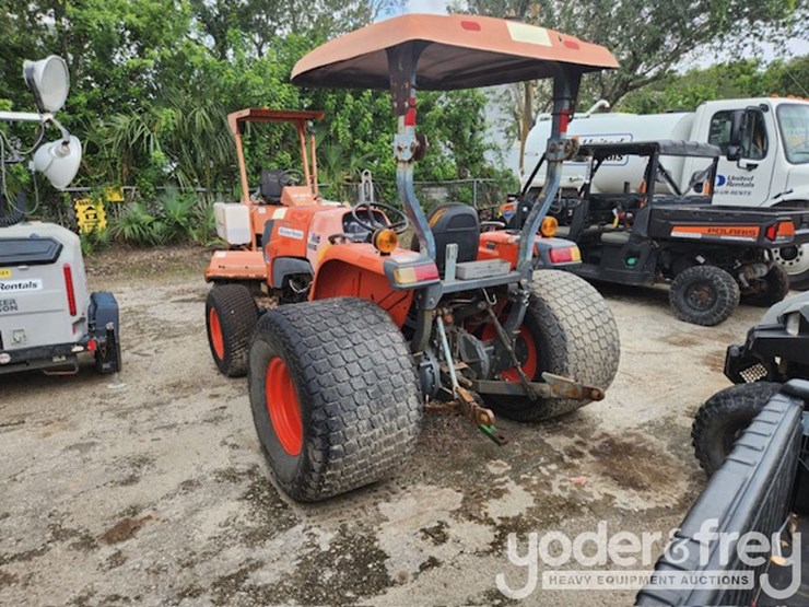 2016-kubota-mx5200hst-image-2