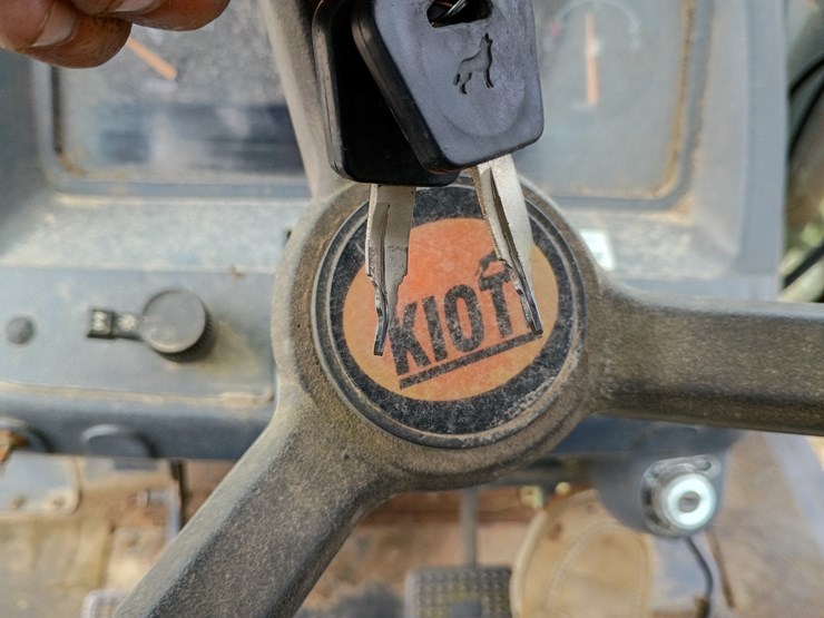 2004-kioti-dk65c-image-95