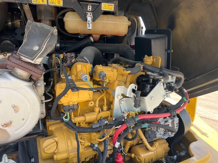 2019-caterpillar-908m-image-25