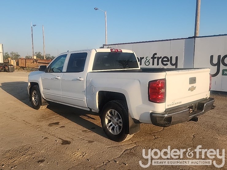 2017-chevrolet-1500-image-3