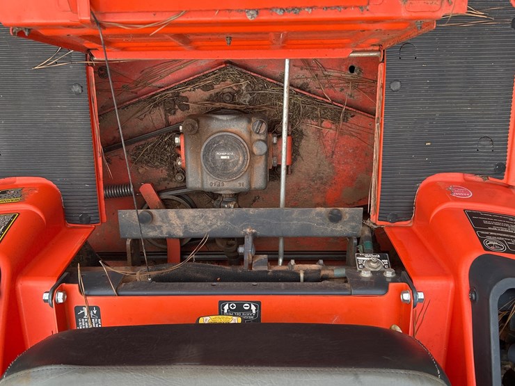 kubota-zd323-image-11