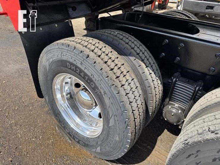 mack-granite-cv713-image-29