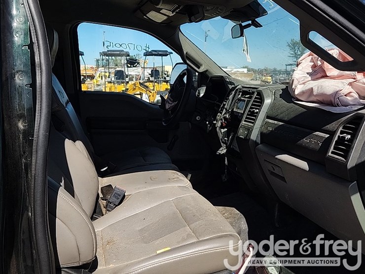 2020-ford-f250-xl-image-36