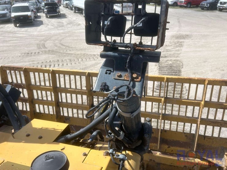 2017-caterpillar-d6t-lgp-image-43