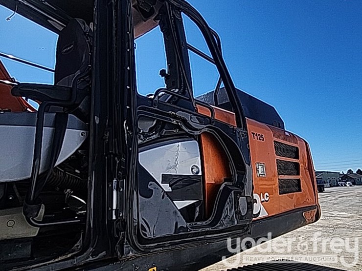 2015-hitachi-zx300-lc-6-image-25