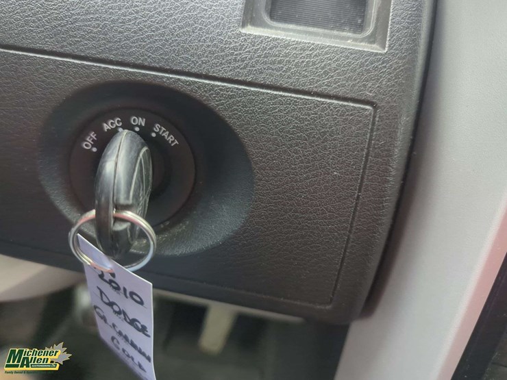 2010-dodge-grand-caravan-sxt-image-10