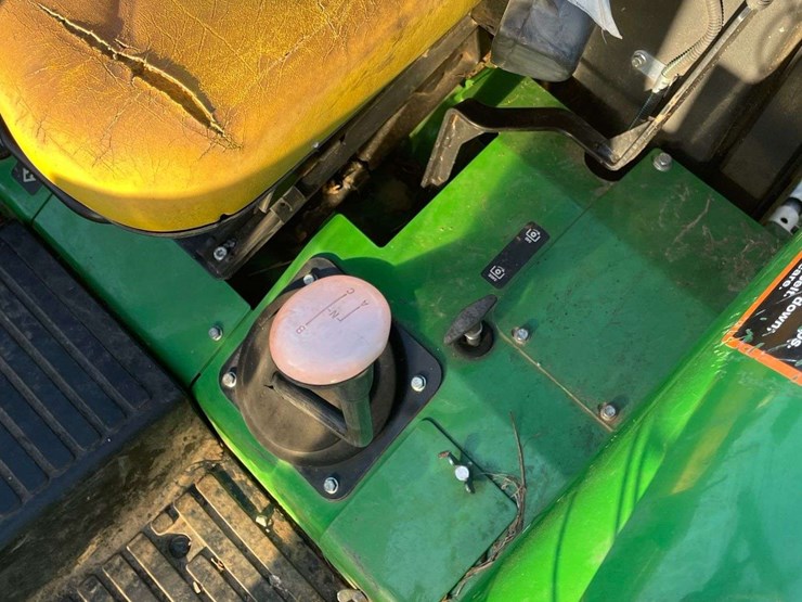 2022-john-deere-5075e-image-23
