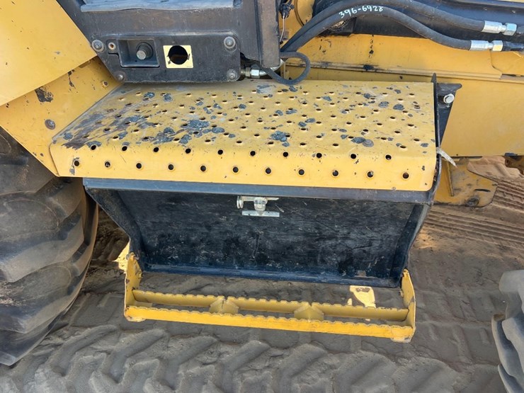 2018-caterpillar-415f2-il-image-20