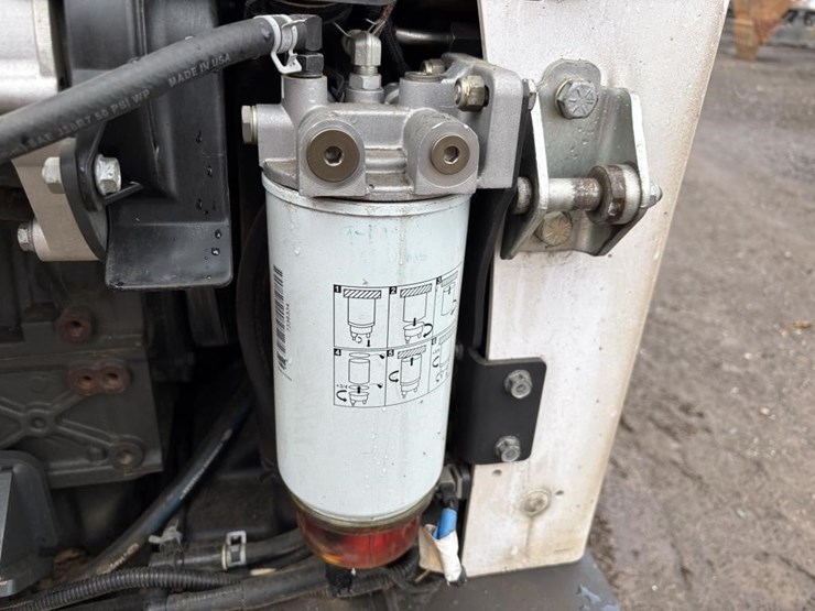 2021-bobcat-t770-image-37