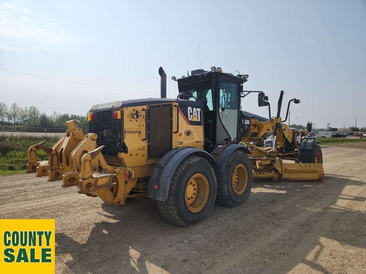2015-caterpillar-160m-awd-image-3