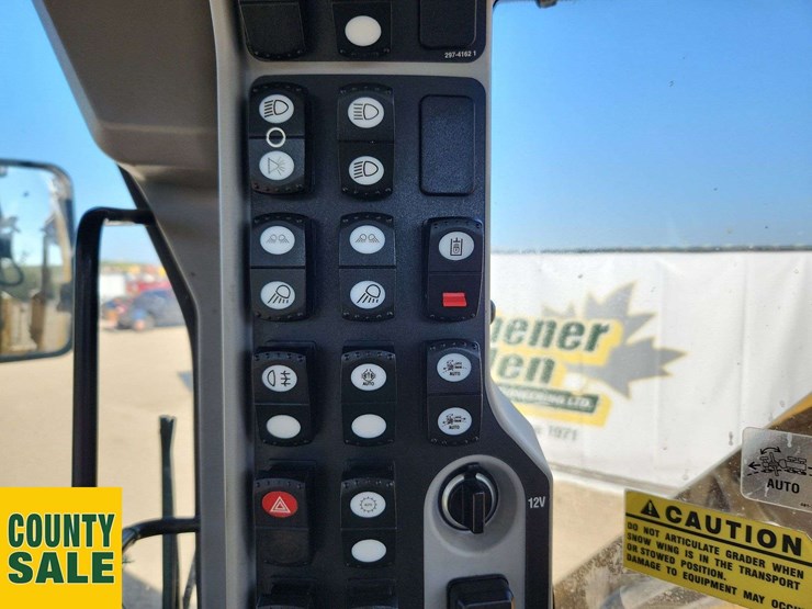 2020-caterpillar-150-awd-image-15