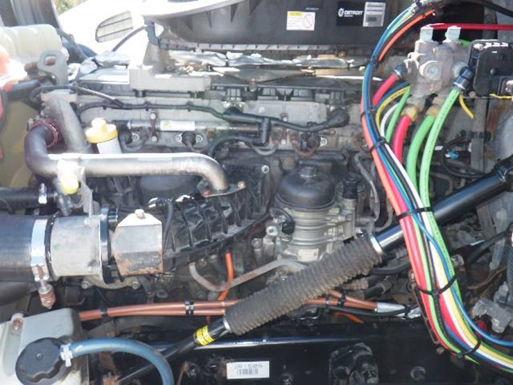 2018-freightliner-cascadia-126-image-14