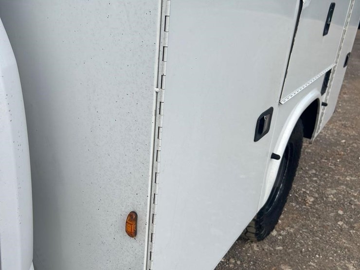 2019-ford-f350-xl-image-9