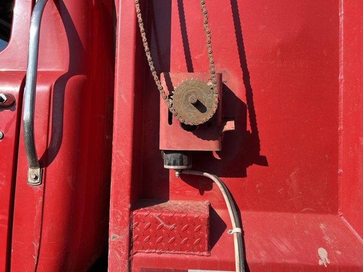 1993-mack-dm690s-image-18