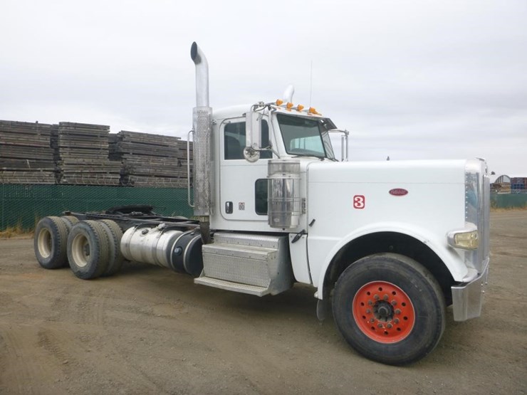 2012-peterbilt-389-image-2