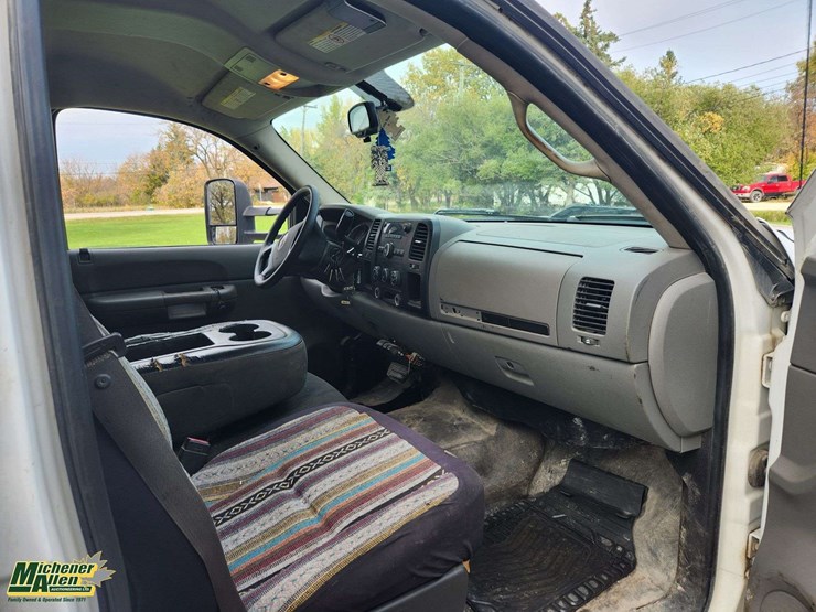 2007-gmc-sierra-3500hd-image-29
