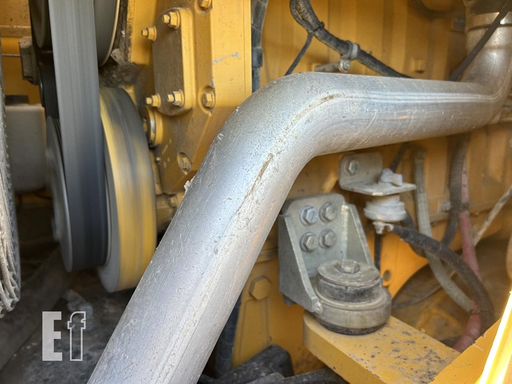 2003-deere-824j-image-35