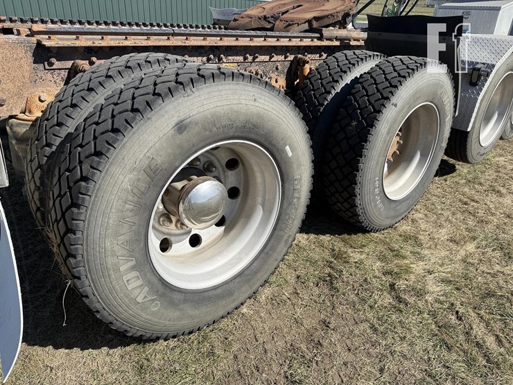 2009-kenworth-t800-image-8