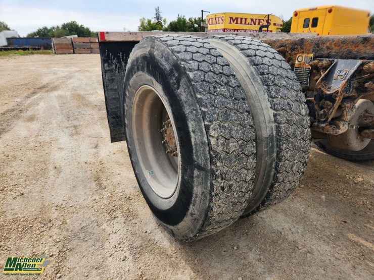 2009-kenworth-t370-image-16