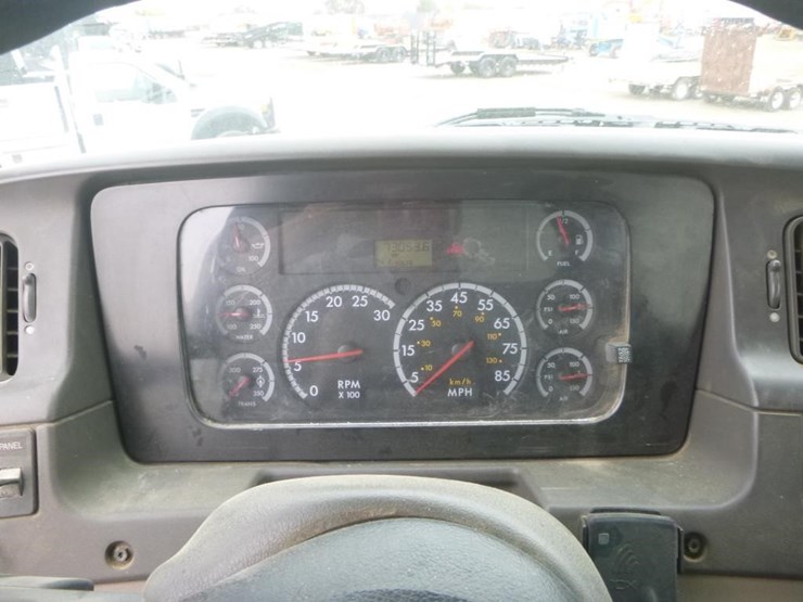 2008-sterling-lt9500-image-17