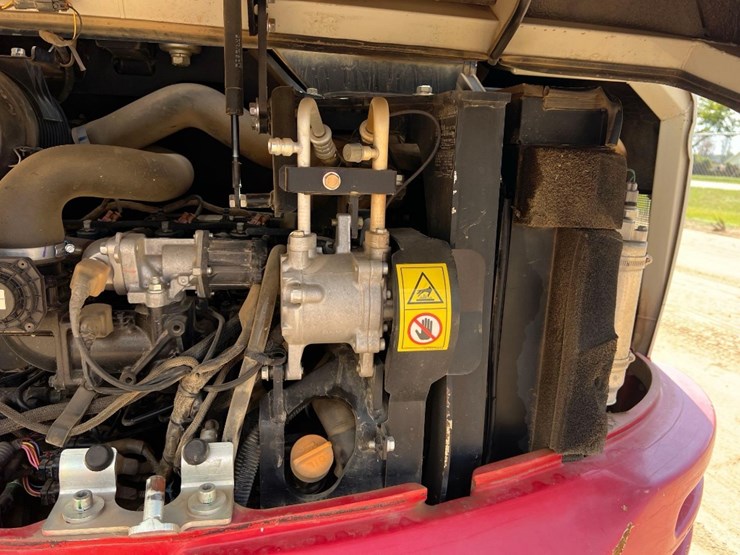 2021-takeuchi-tb240-image-23