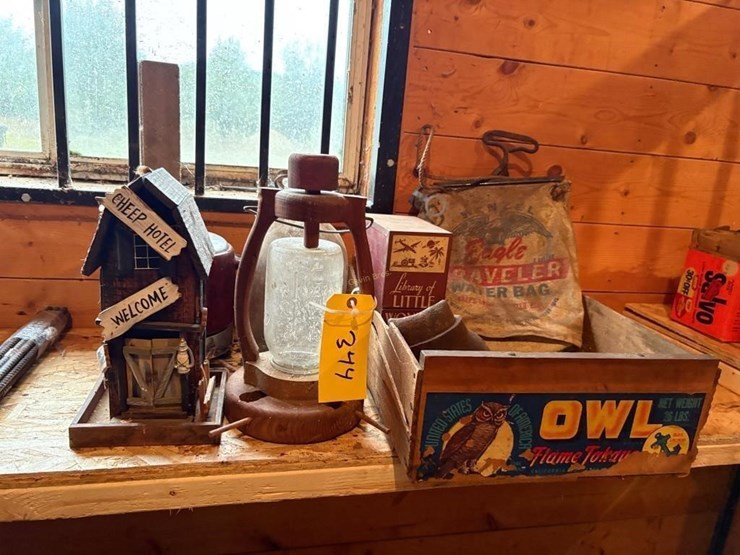 bird-feeder/house,-crock-pot,-box-etc-image-1