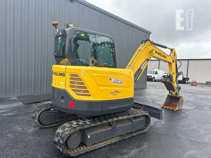 2023-new-holland-e60c-image-2