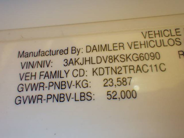 2019-freightliner-cascadia-126-image-11