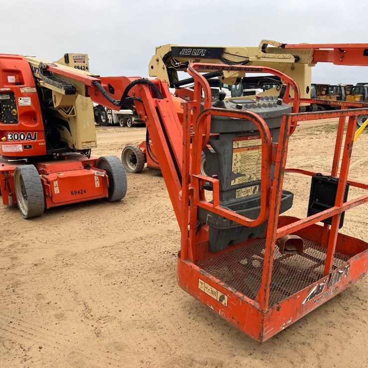 JLG E300AJ