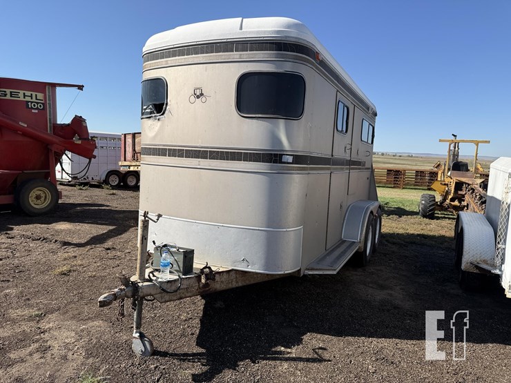 logan-2-horse-trailer-image-1