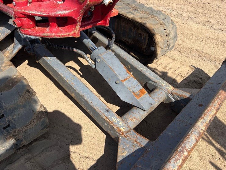 2018-takeuchi-tb240-image-25