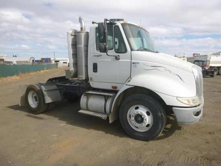 2011-international-8600-image-2