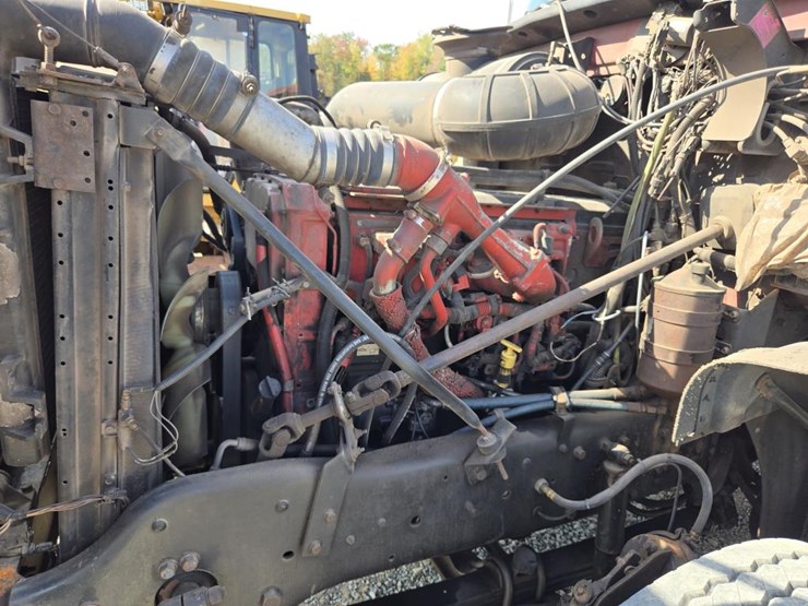 2005-mack-cl733-image-44