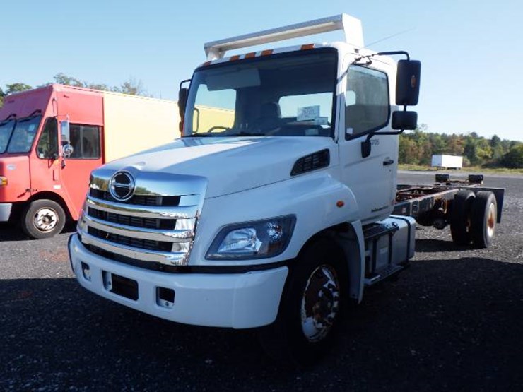 2014-hino-338-image-1