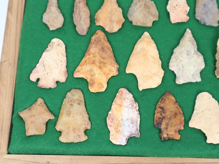 #21-•-#4161-•-(42)-framed-native-american-artifacts-image-5