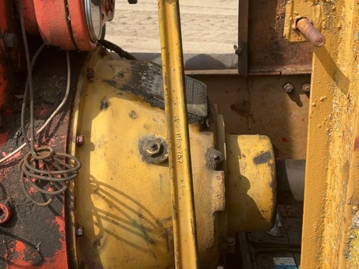 #121-•-farmhand-900-tubgrinder-image-32