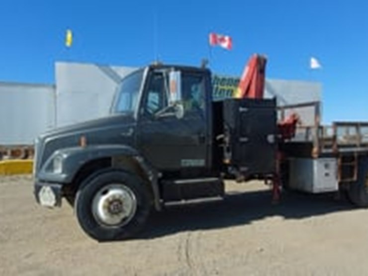 1995-freightliner-fl70-image-5
