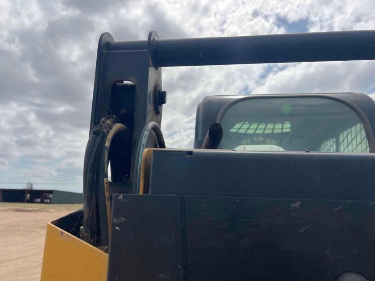 2019-caterpillar-259d-image-22