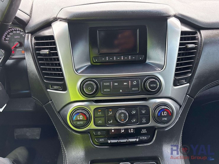 2016-chevrolet-tahoe-image-16
