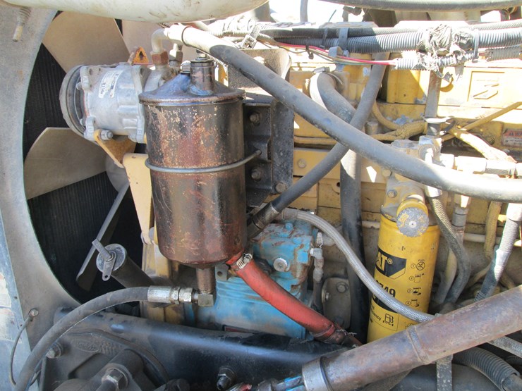 2004-peterbilt-357-image-31