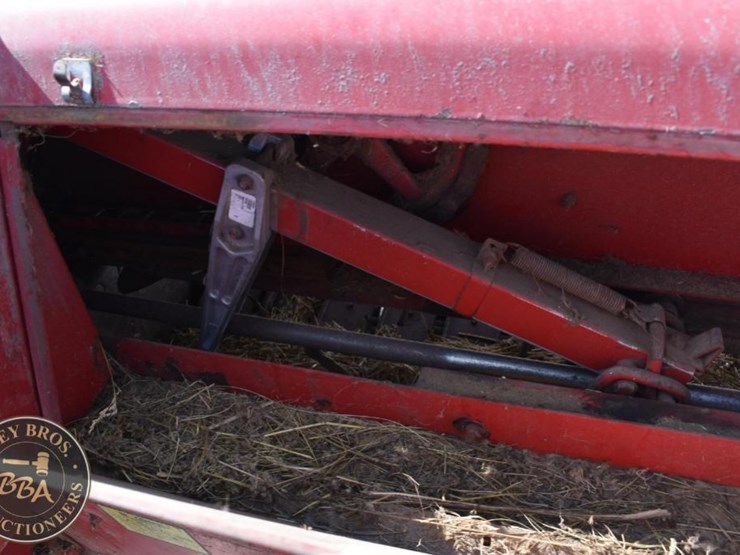 new-holland-271-image-18