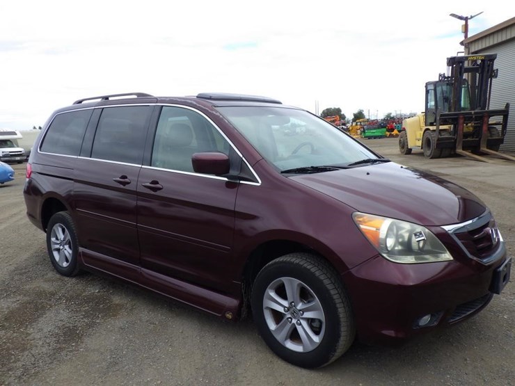 2010-honda-odyssey-image-2