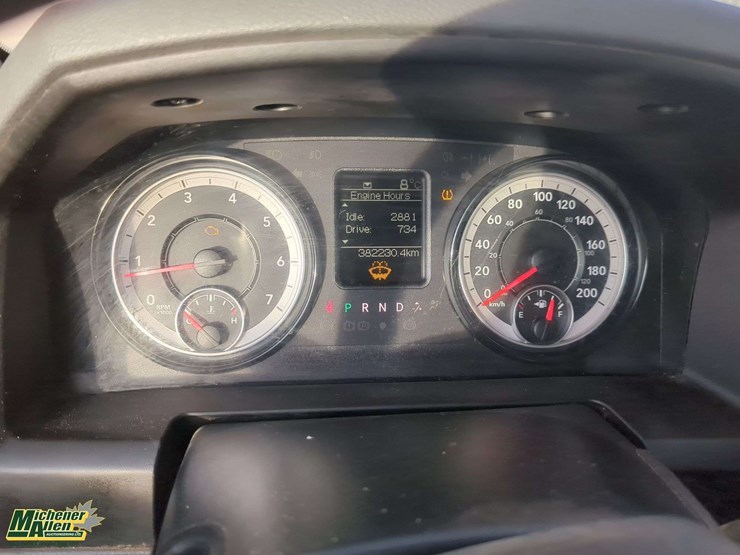 2019-ram-1500-classic-image-8