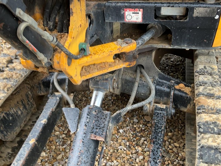 2017-jcb-8029cts-image-39