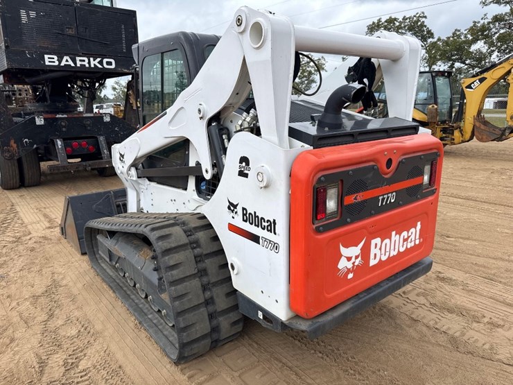 2016-bobcat-t770-image-2