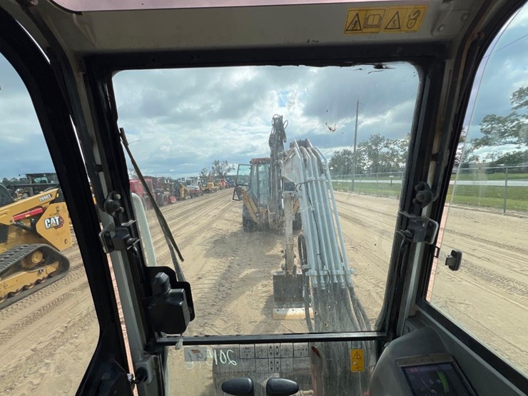 2020-takeuchi-tb240-image-35