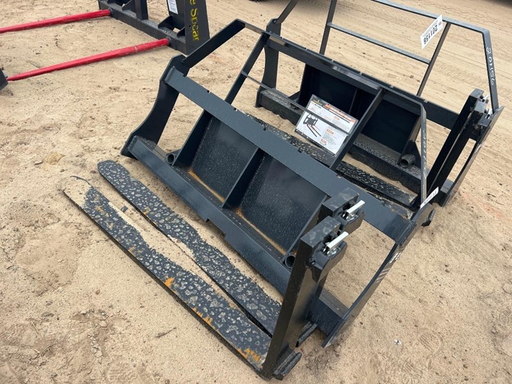 unused-landhonor-mpf-11-2000g-pallet-forks-frame-image-1